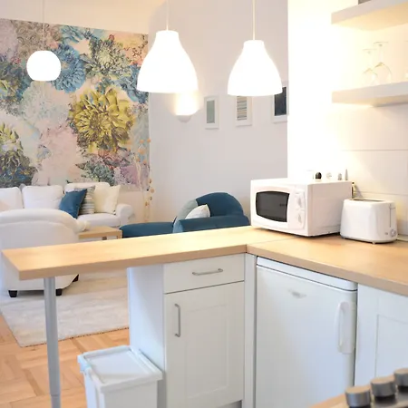 Rbnb - Inner Iii. Inn Budapest